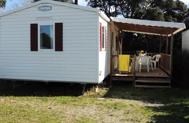 Mobil-home Confort HOLIDAY 25m² (2 chambres) avec terrasse couverte TV INCLUSE 5 personnes