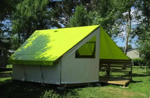 TENTE LODGE SAHARI 17m² 2 chambres - sans sanitaires 4 personnes