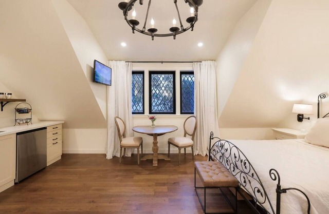 Apartment just 10 minutes walk to California State University-Chico