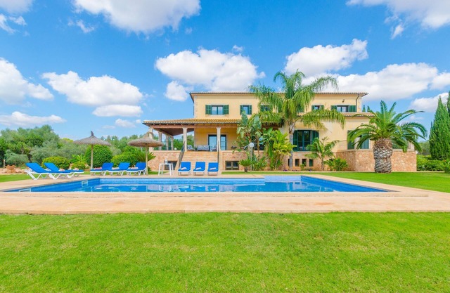 CAN BOU - Villa with private pool only 4 km from the beach on the outskirts of Ses saline