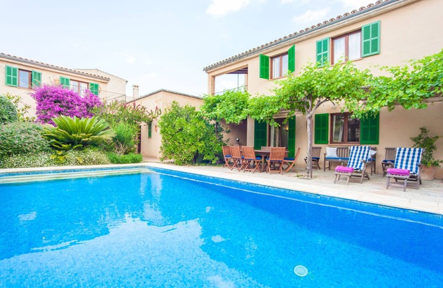 CAN CASTA - Villa with private pool in Petra. Free WiFi.