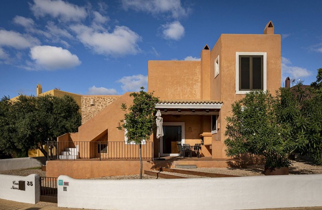 CAN NOVES- Magnifique villa nouvellement construite, centrale et bien équipée