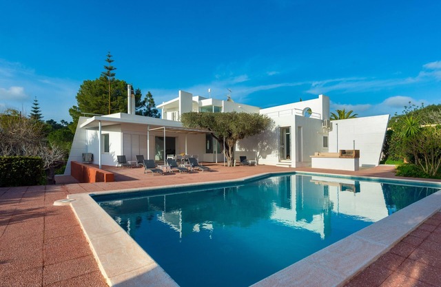 Maison de vacances avec Wi-Fi, climatisation, piscine, jardin et solarium