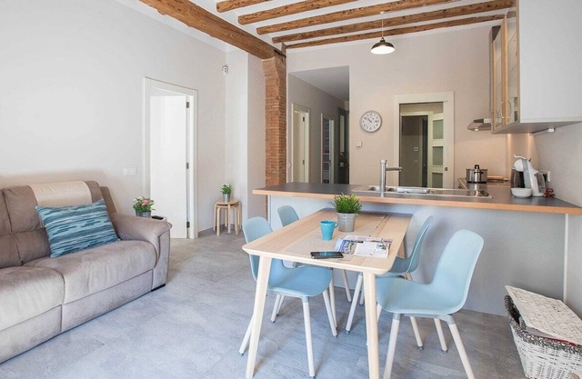 Can Salvans - Apartamento de diseño en zona tranquila cerca de la estación de ferrocarril
