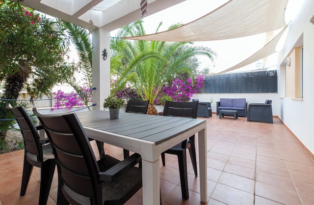 Can Sord- Apartment with large Terrace/Garden. With A/C and wifi