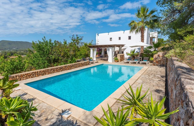 PARADIS À VOTRE PORTÉE - VILLA AVEC PISCINE EN CAMPAGNE D'IBICENCA