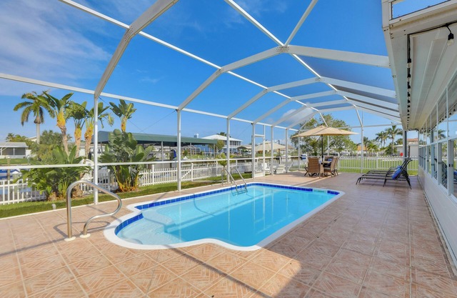 Stunning Palmetto Home w/ Boat Dock & Kayaks!