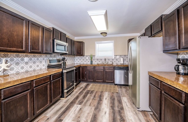 Canal Front Home with Boat Ramp, Pier & Guest House, Newly Remodeled!!
