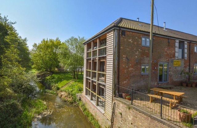 Canal Side - Trois Chambres Maison, Couchages 6