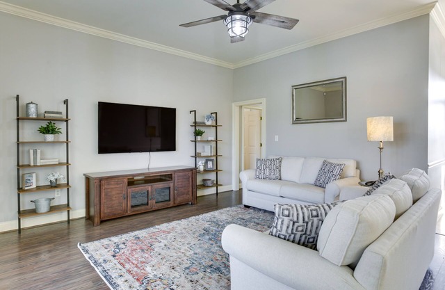 Canalfront Baton Rouge Home w/ Patio: 6 Mi to LSU!
