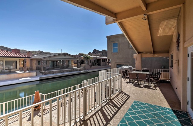 NOUVEAU Canalfront Home avec quai privé et patio de 50 pieds