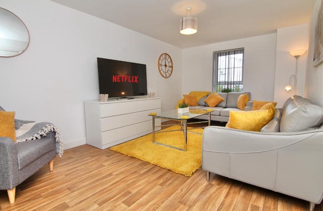 Canalview House - Fully Furnished Coventry City Centre Home