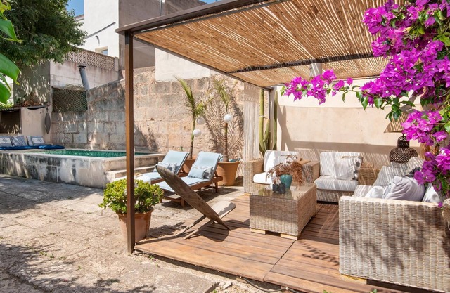 Maison de charme à Canamon avec piscine privée. Wifi