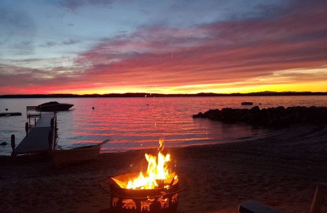 DISPONIBLE DU 5 AU 19 JUILLET. Sebago Waterfront, couchers de soleil, quai, amarrage et plage