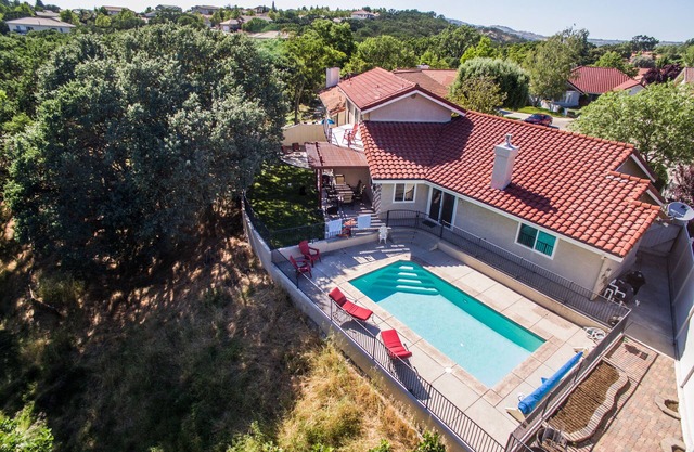 Pool and Pet-Friendly Fun and Convenience Minutes du centre-ville de Paso Robles
