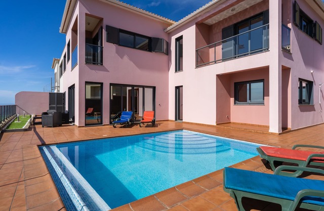 Canhas Views Piscine et barbecue