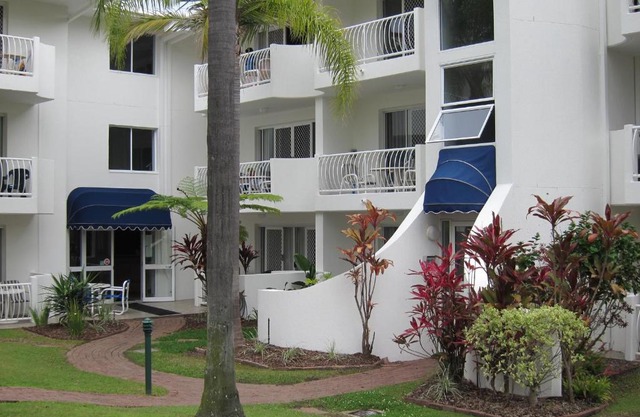 Cannes Court Apartments