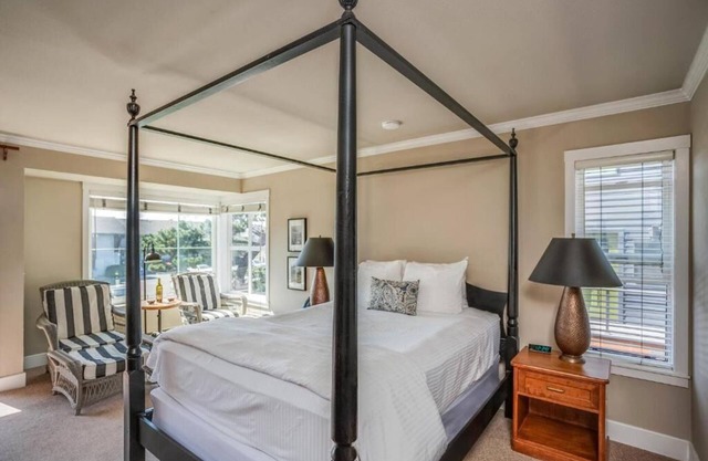 Cannon Beach Hotel - Premier Queen Room at Cannon Beach Hotel Collection!