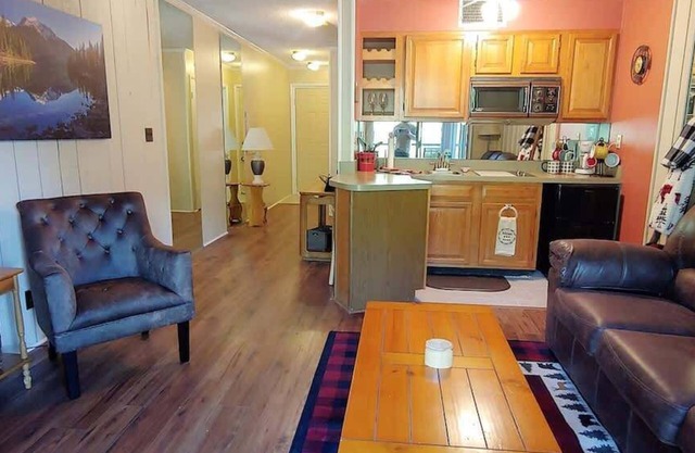 Condo Canyon Creek # 105 - Cozy Cabins Real Estate, LLC. - Ruidoso NM