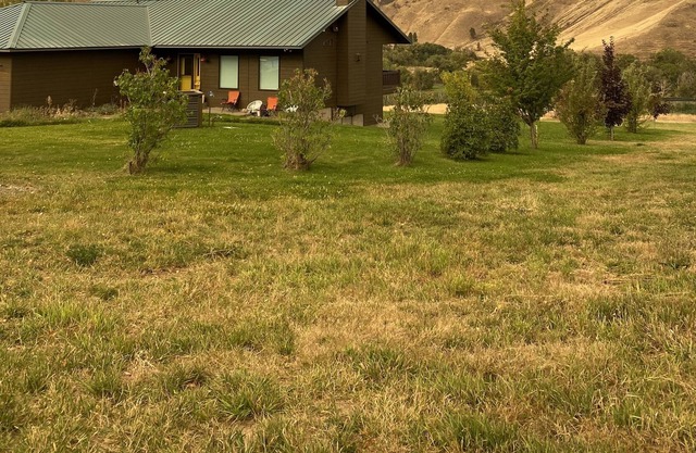 Canyon Ranch Orchard House on the Yakima River