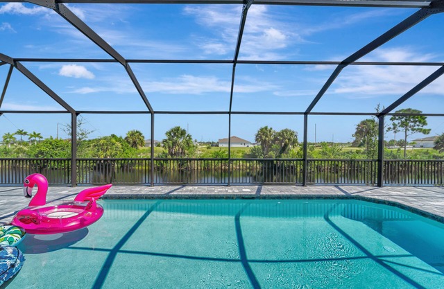 Cape Coral Elegance: Secluded Villa with Open Pool & Stunning Sunsets views