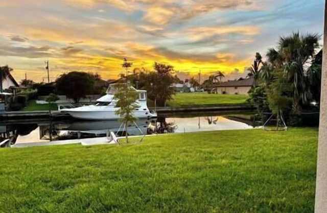 Cape Coral/Ft. Myers Waterfront Four Bedroom Home, 4 bdr/3 bath Cape Coral / Ft. Myers Home