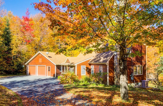 Cape home with private washer/dryer, private deck, and grill