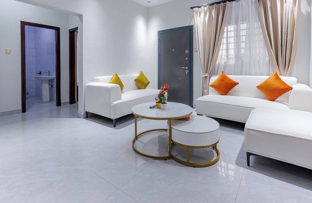 Capital 11 Hotel