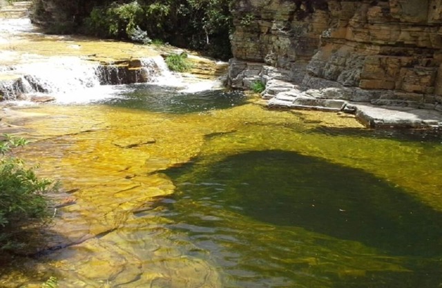 Petit déjeuner et dîner inclus PISCINE NATURELLE - CANYONS À BATEAU