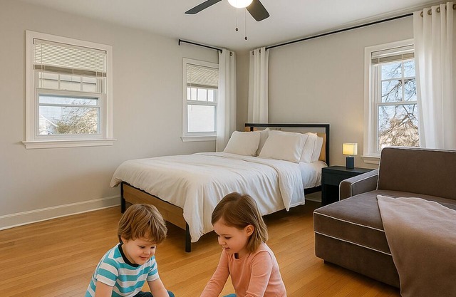 Cozy charming 2-bedroom condo in delightful Washington with AC,WiFi,FREE PARKING