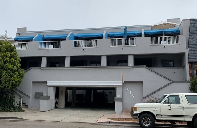 Coeur de Capitola Village W / Deux espaces de stationnement privé et à proximité de la plage !!