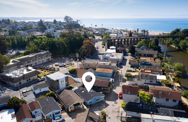 Capitola Village Beach Cottage Living!