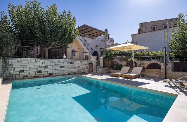 Captain's Hyatt, private pool,Near tavern