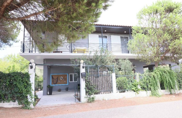 Captain's Spacious House Near The Beach, Katakolon, Greece