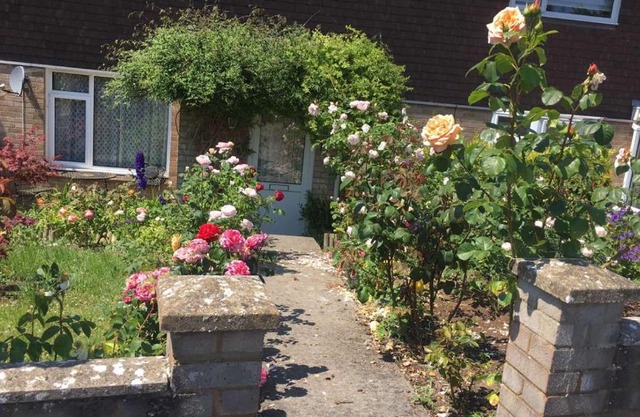 Captivating 2-Bed House in Amesbury Salisbury