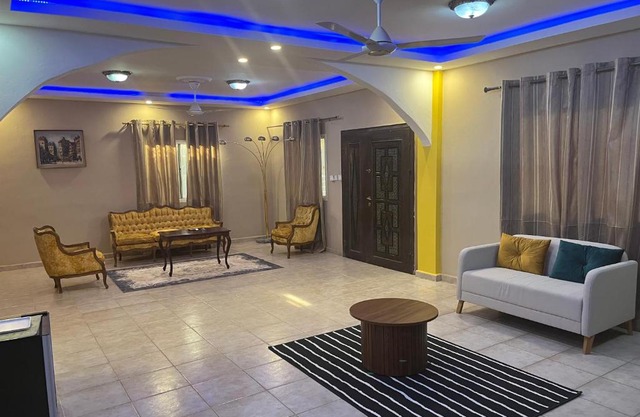 Captivating 5-bedroom duplex with 4 toilets