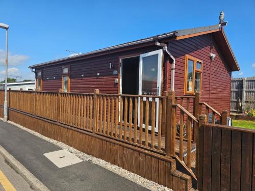 Captivatingly Stunning 2-Bed Cabin in Bridlington