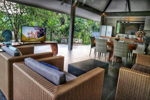 Carangsari 3 Bedroom Villa with Private Swimming Pool and Riverside