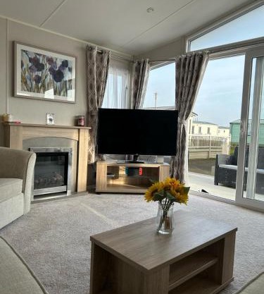 Caravan by the Sea D47
