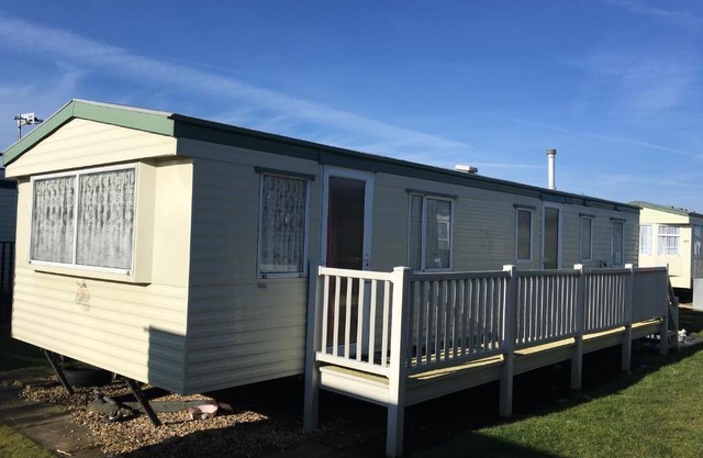Caravan Golden Palm