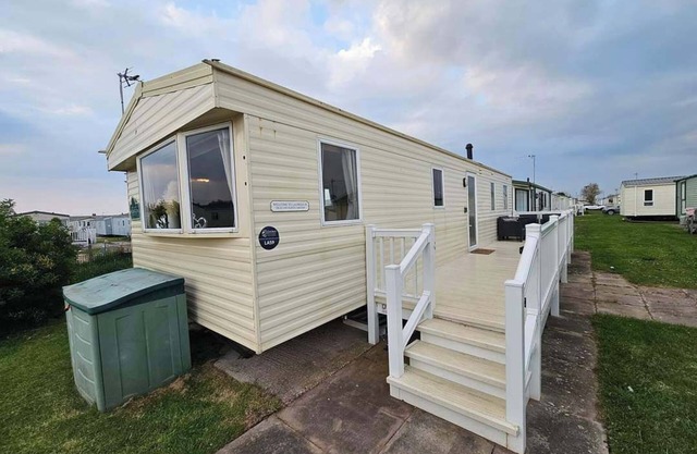 Caravan Meg 3 bed robin holiday