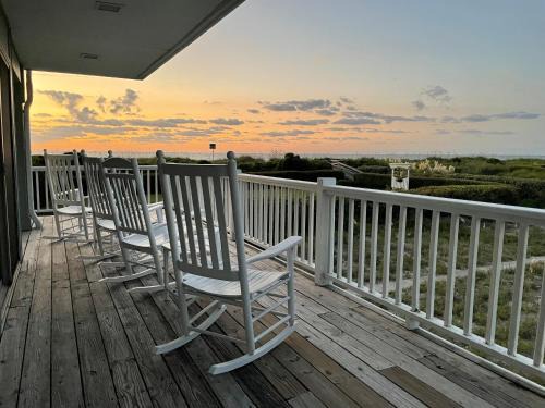 Cardwell by Bryant Real Estate