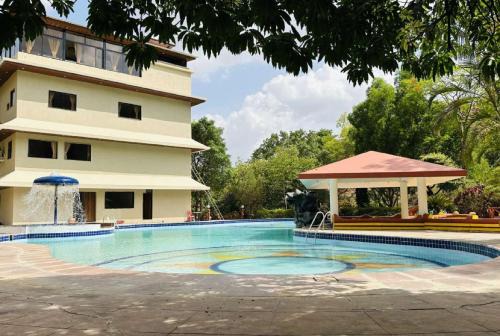 Cargo Shine Villa