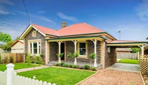 Carisbrook Cottage