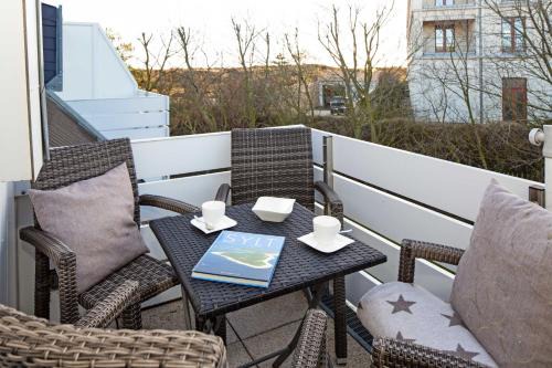 Carlotta s Beachroom