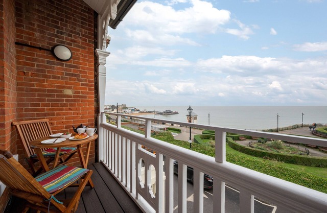 Carlton Bay View - Deux Chambres Appartement, Couchages 4