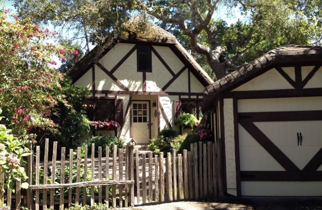 Carmel charmer!! Short, 10 min. walk to town center. Close to trail to Mission.