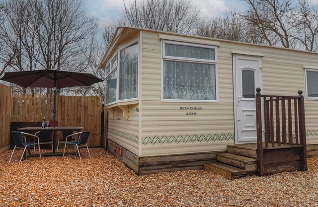 CARNABY, family friendly, with a garden in South Chard