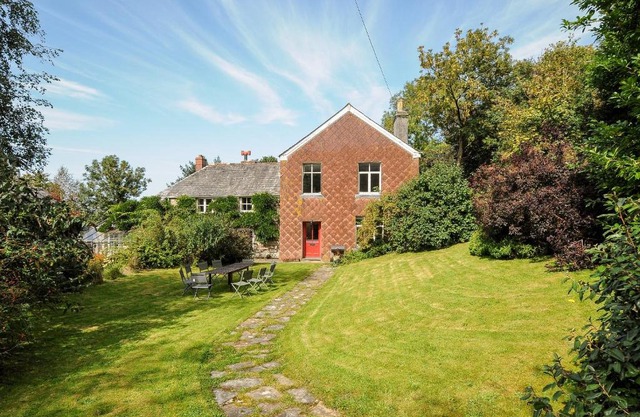 Carneadon Farmhouse