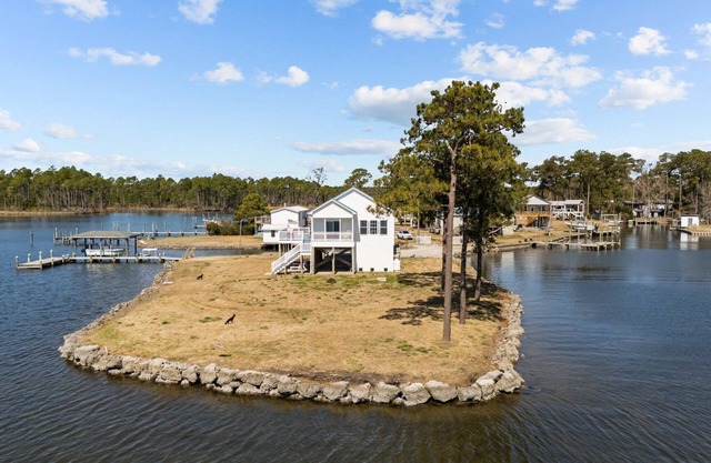 Carolina Breeze Fishing Hole - Your Perfect Getaway!